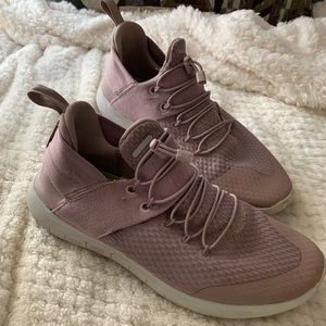 NIKE slip on sneakers ✔️